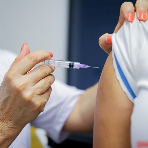 Campanha de vacinação contra o HPV é ampliada para adolescentes de 15 a 19 anos em Coronel Fabriciano até dezembro de 2025