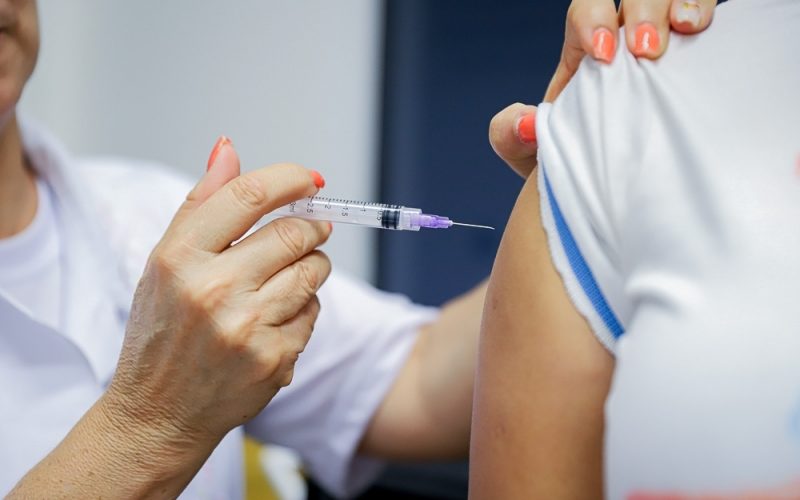 Campanha de vacinação contra o HPV é ampliada para adolescentes de 15 a 19 anos em Coronel Fabriciano até dezembro de 2025